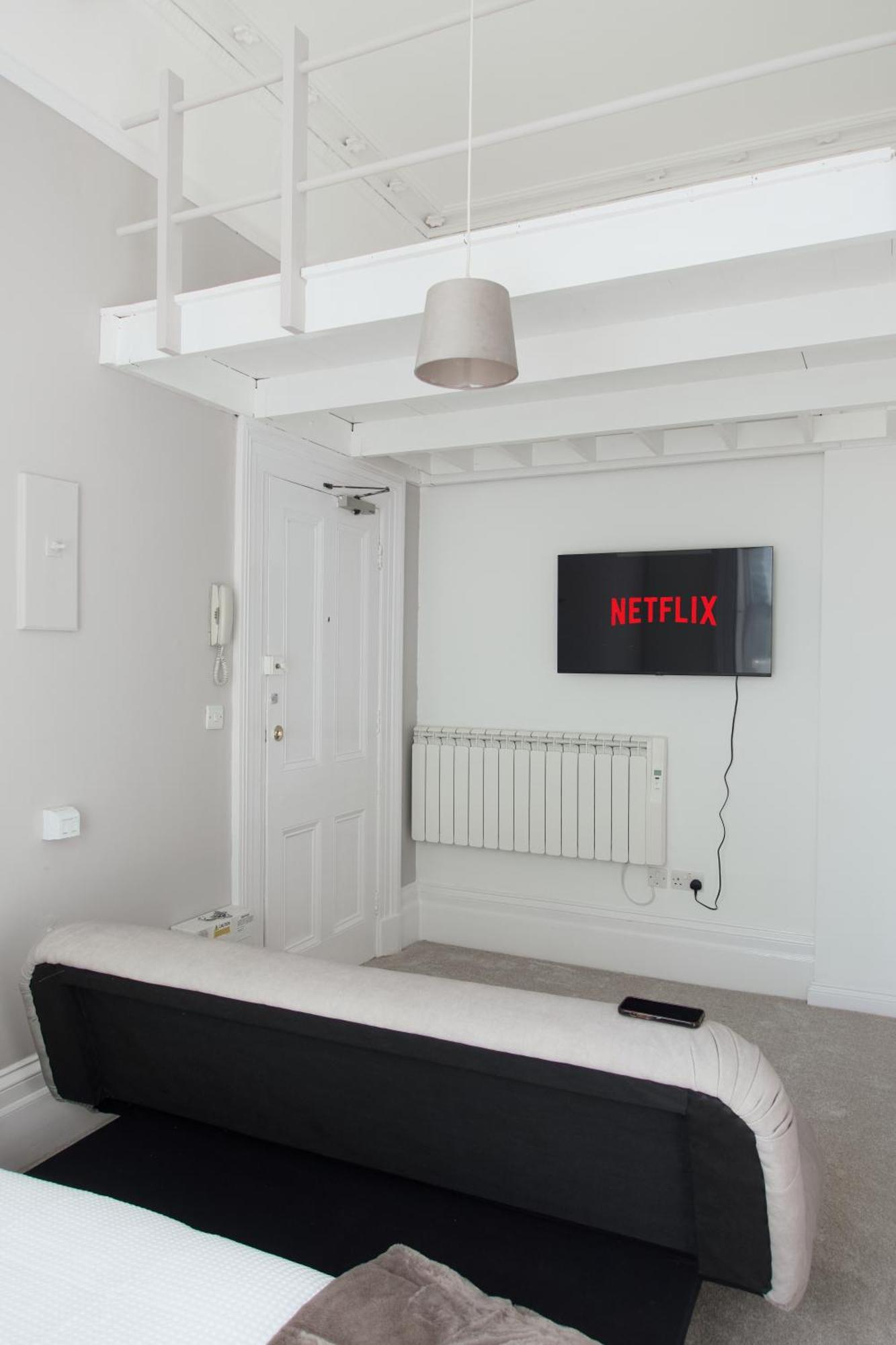 1 Bedroom Apartment - The Opal チェルトナム エクステリア 写真