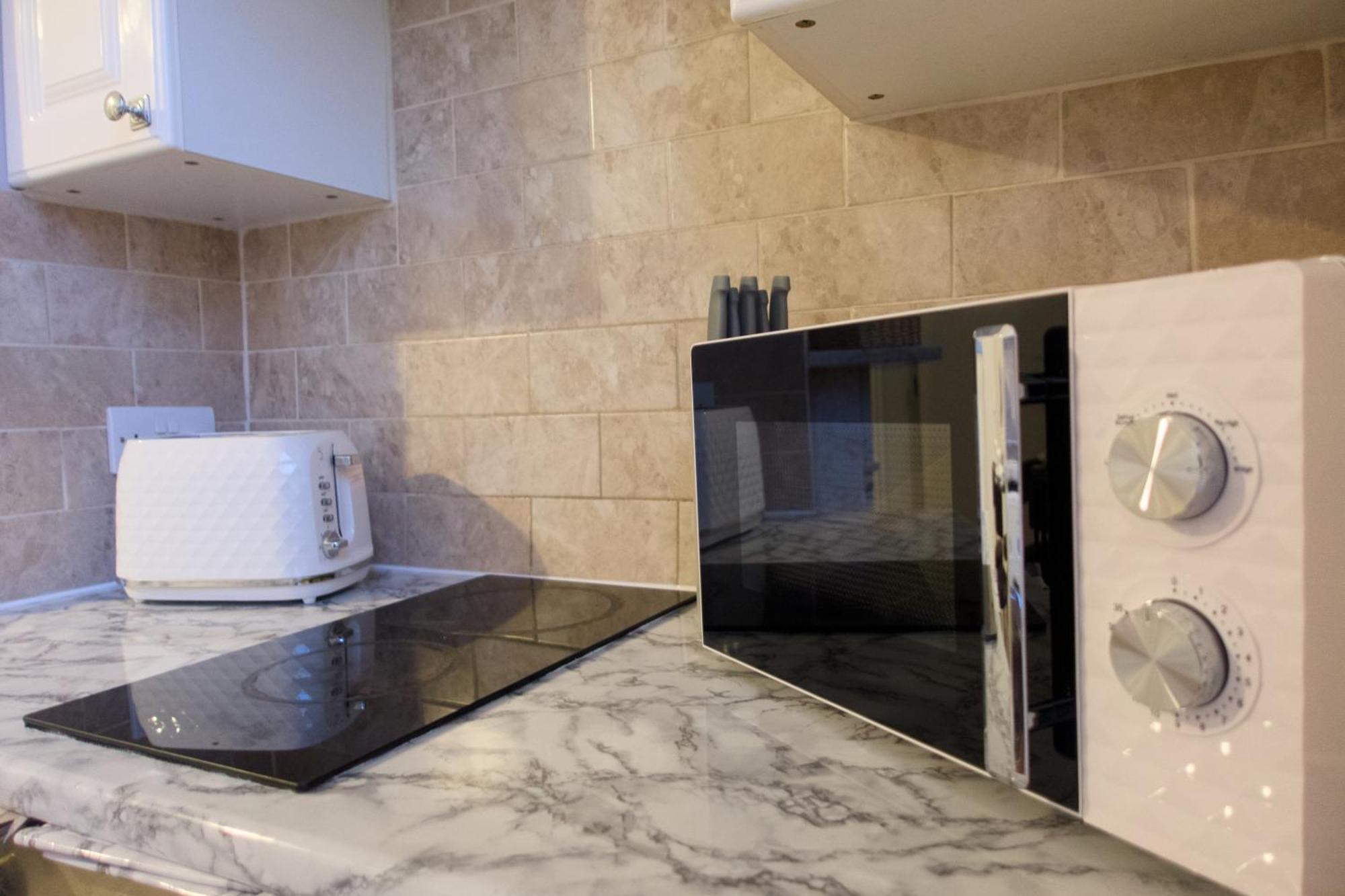 1 Bedroom Apartment - The Opal チェルトナム エクステリア 写真