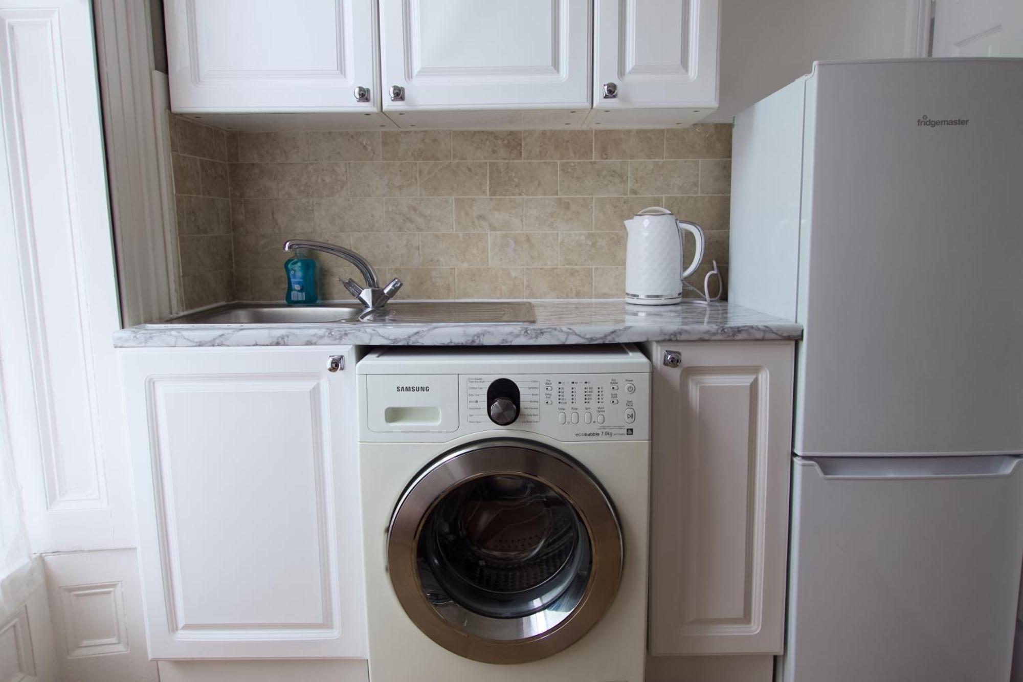 1 Bedroom Apartment - The Opal チェルトナム エクステリア 写真