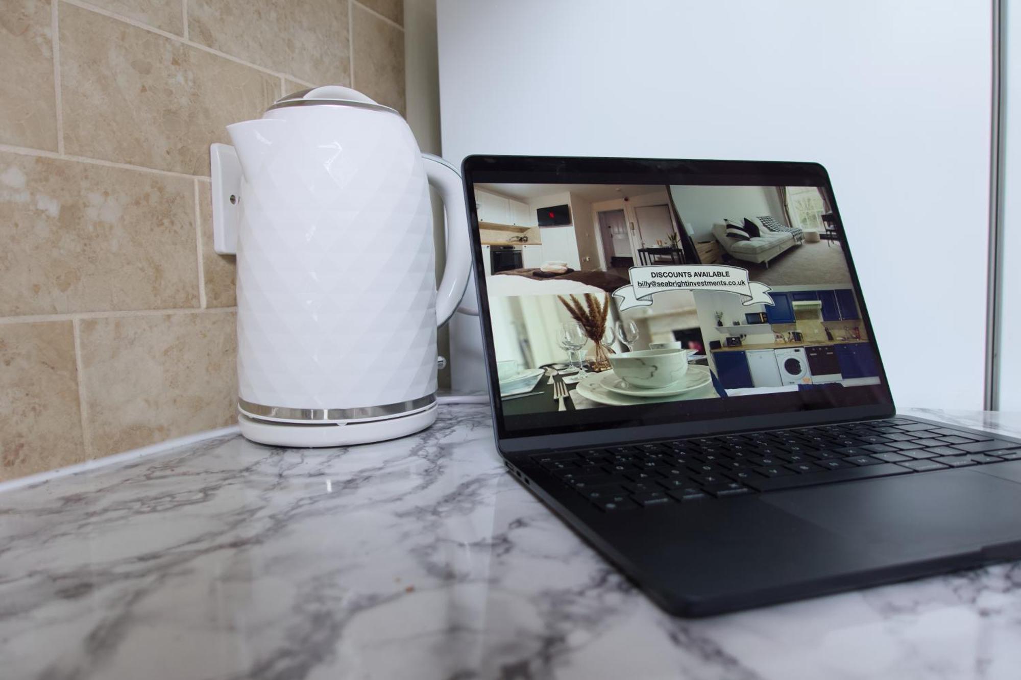 1 Bedroom Apartment - The Opal チェルトナム エクステリア 写真